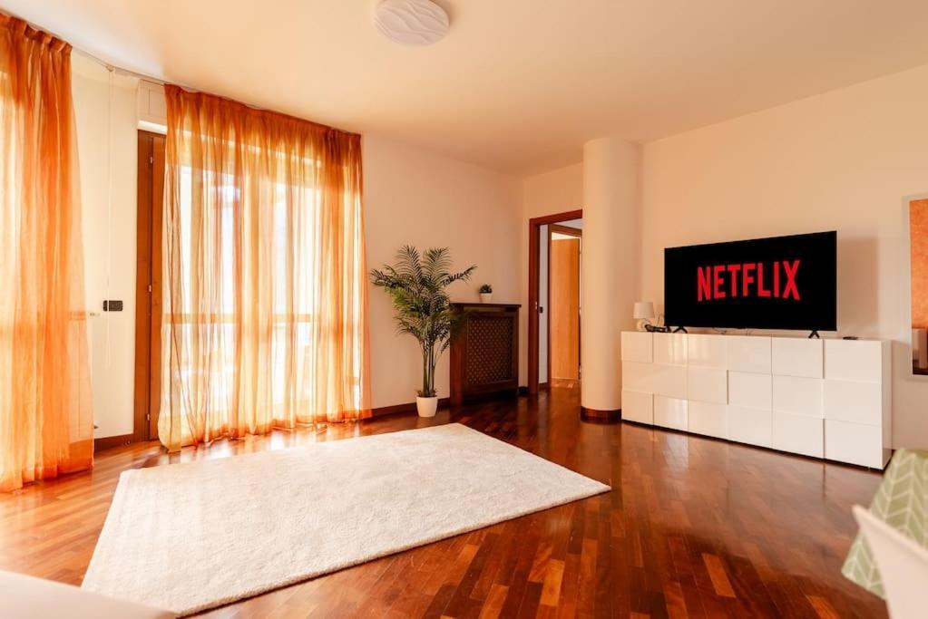 Apartamento Attico Vicino Milano, Mxp, Rho Fiera Busto Arsizio Exterior foto